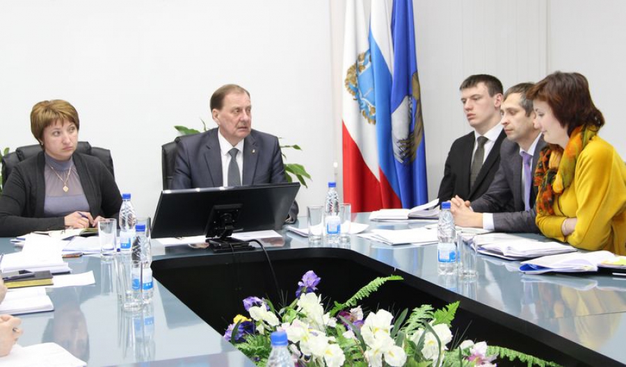 Павел Сурков провёл совещание по строительству