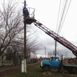 В Идолгском МО чинили уличное освещение, а в р.п. Татищево починили колонку В Идолгском МО чинили уличное освещение, а в р.п. Татищево починили колонку