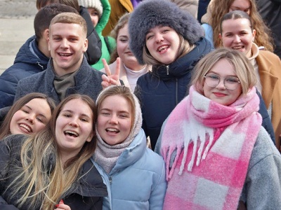 В Саратове воссоединение России и Крыма отпраздновали песнями и танцами