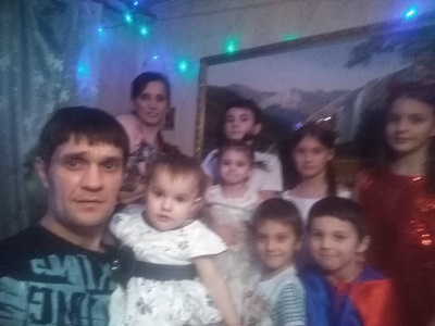 «Твори добро!» Многодетной семье погорельцев не на что собрать детей в школу  