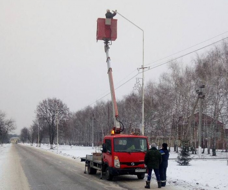 В с.Вязовка заменили фонари уличного освещения