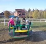 В селе Полчаниновка установили детскую площадку