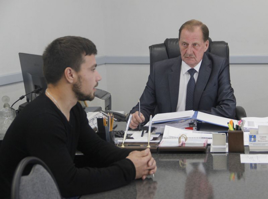 Глава администрации Татищевского муниципального района Павел Сурков провел встречу с жителями