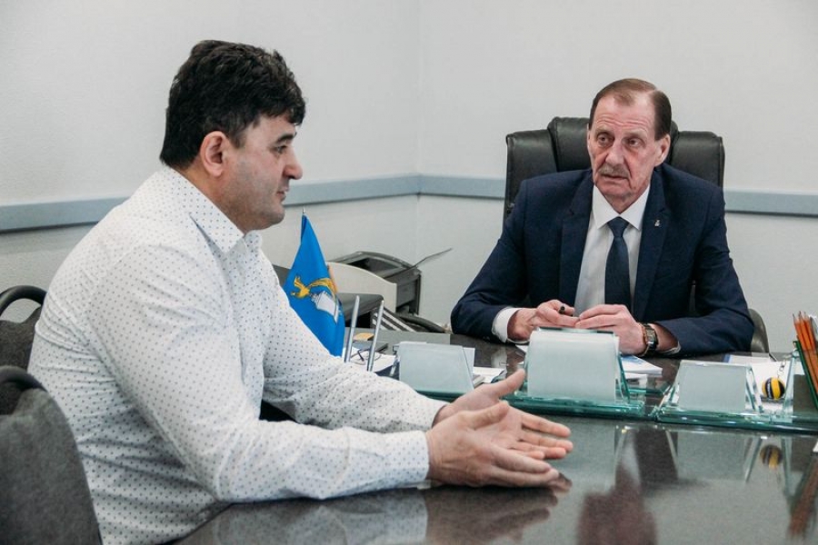 На прием к главе Татищевского района обратилось пять человек