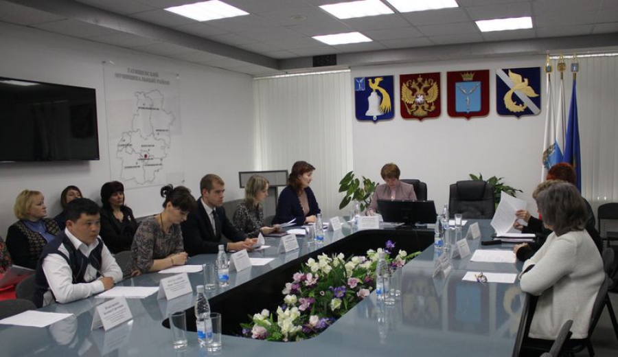 В Татищевском районе обсудили летнюю кампанию для детей