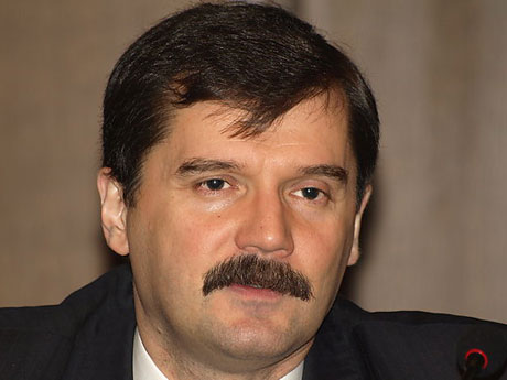 Глава Росавиации назвал срок запуска локатора аэропорта в Сабуровке