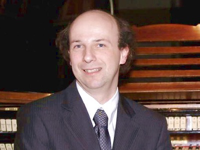 На Международный органный фестиваль вслед за феноменальным французом Францисом Видилом в Саратов прилетит главный органист собора Сент-Этьен Доменико Северин