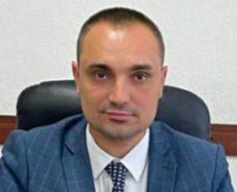 Жители саратовского села удивлены укладкой десяти метров асфальта возле детсада