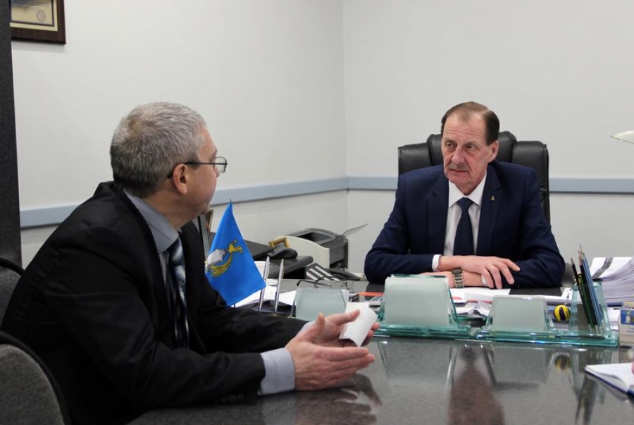 На прием к Павлу Суркову обратились двое татищевцев