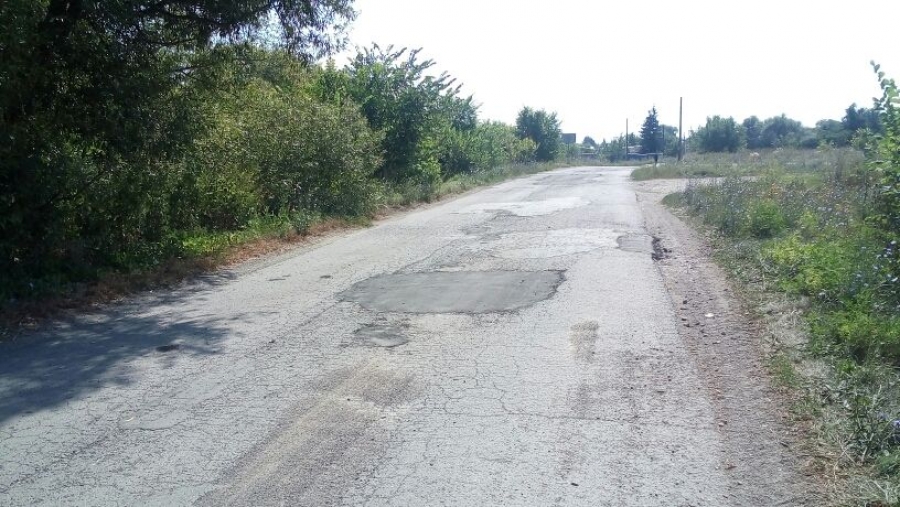 В Татищевском районе ремонтируют дороги