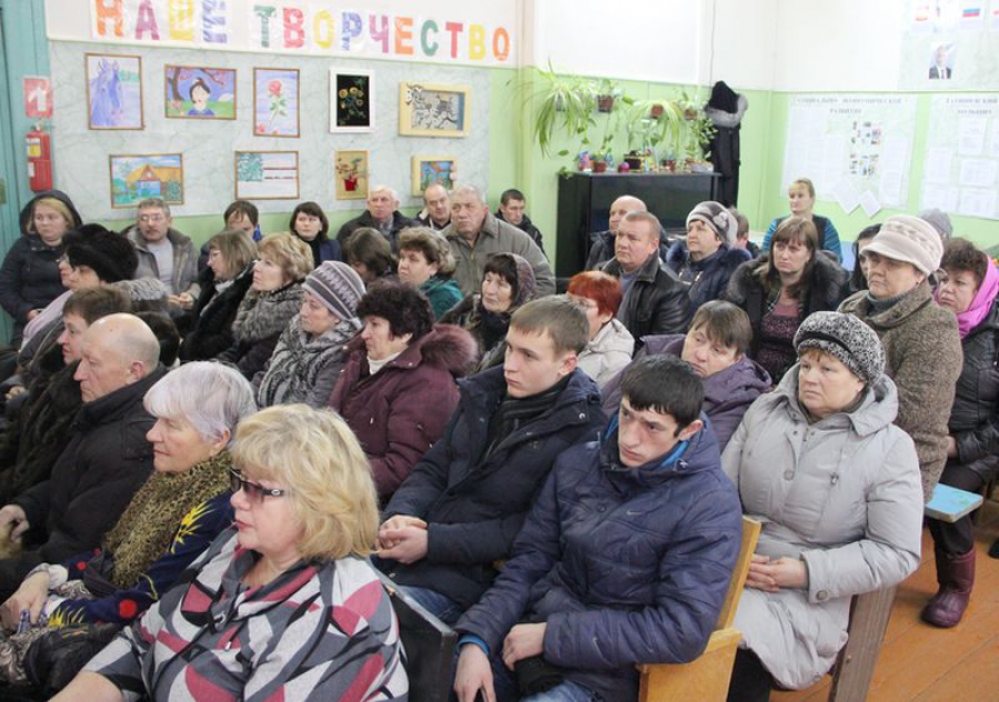 Павел Сурков встретился с жителями села Карамышка