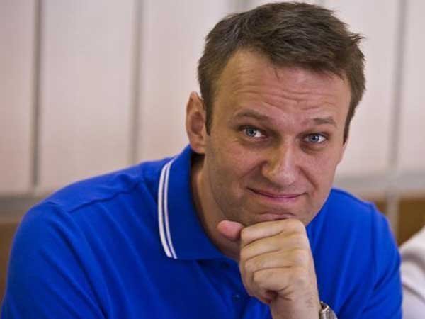 Навальный подаст в суд на генпрокурора Чайку 