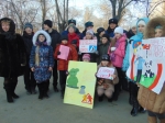 Школьники с инспектором по пропаганде ГИБДД вышли на улицу с обращением к гражданам