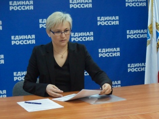 Людмила Бокова подала документы будущих кандидатов от 