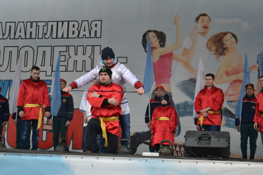 Администрация Октябрьского района поздравила саратовцев с Днем защитника Отечества