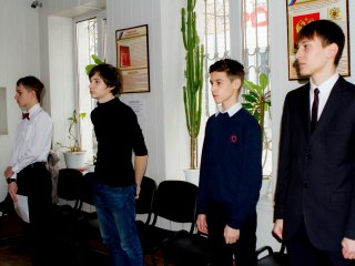 Ученикам в Октябрьском районе вручили первые паспорта