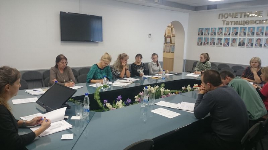 В Татищевском районе рассмотрели вопрос арендных и налоговых платежей местными предприятиями