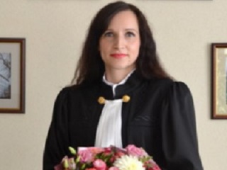 Судья арбитража из Псковской области решила вернуться в Саратов