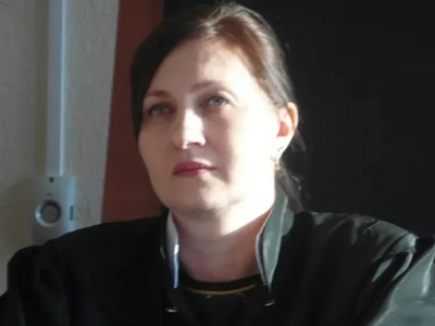 Пострадавшая от схода снега не согласна с приговором и просит наказать директора УК