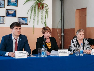 Встреча с жителями и.о. главы Татищевского района: Активно участвовать в общих делах