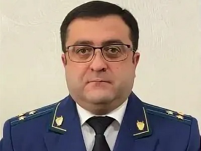 Прокуратура начала проверку после обрушения фасада старинного дома на Дзержинского 