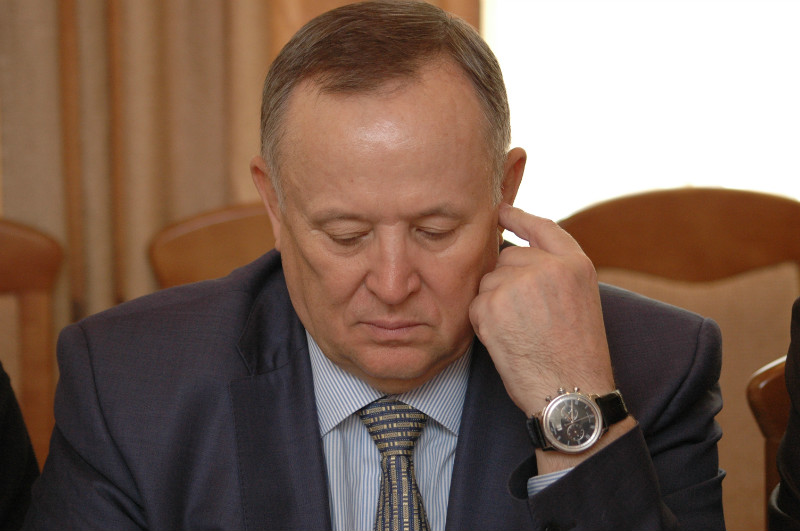 Иномарка для Аяцкова. ЦЖР «Медиаликс 64» направил жалобу в УФАС   