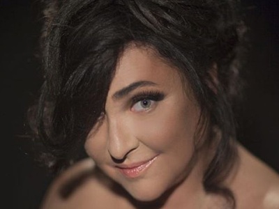 Певица Лолита отменила концерт в Саратове из-за отсутствия билетов на поезд