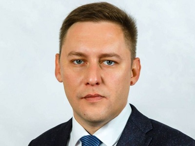 Уходящий на работу в районную администрацию депутат попрощался с коллегами, другой вообще не пришел