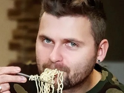 Фуд-блогер снял почти трехчасовой фильм о кафе и ресторанах Саратова