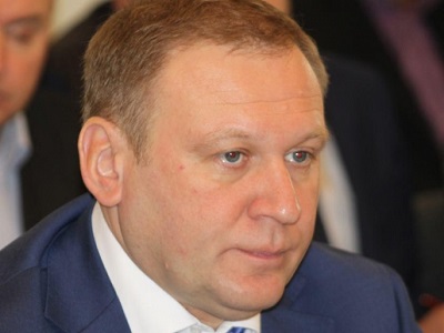 Учреждение, занимающееся транспортным обслуживанием чиновников правительства области, покупает автомобильные диски на 830 тысяч рублей
