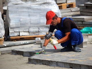 Администрация отстояла в суде свое право не платить за некачественно выполненную работу 