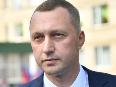 Саратовские спасатели помогают восстановить обстрелянный дом в ЛНР