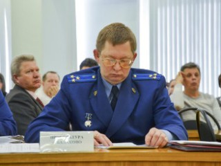 Страсти по Ивану. Депутаты снова собрались вчитаться в представление прокурора