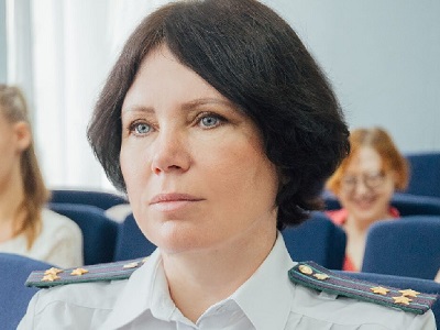 Первая жертва шторма. Женщину придавило упавшей веткой