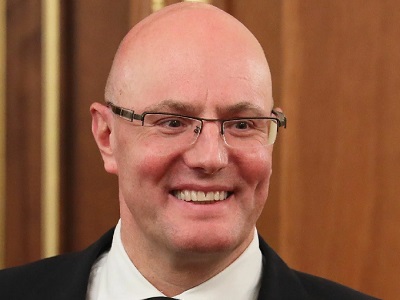 Новые учебники по истории и обществознанию появятся только через год