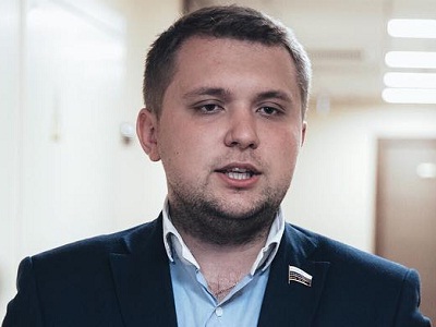 В Госдуме хотят запретить школьникам смартфоны и планшеты дороже 5 тысяч рублей