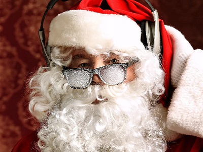 Поезд Деда Мороза начал путешествие по стране. Он приедет и в Саратов