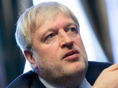 Курс доллара впервые за год превысил 81 рубль