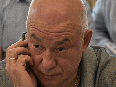 «Страшно здесь, понимаете?»: жители аварийной пятиэтажки, где обрушился целый подъезд, рассказали, как живут в «безопасном», по мнению мэрии, доме
