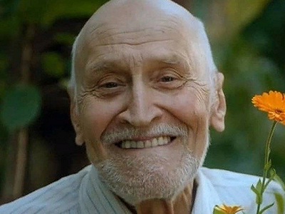 Видео. Телеведущий Николай Дроздов советует пешеходам помнить о правилах дорожного движения