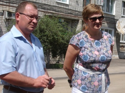 «Единая Россия» вместе с жителями Ершова будет добиваться гарантийного ремонта дворовой дороги 