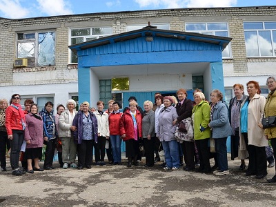 Ветераны Заводского района Саратова увидели главную достопримечательность села Лох