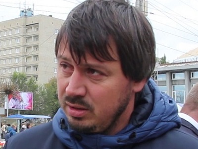 Скол за сколом: плитка на саратовской Аллее Роз представляет опасность для местных жителей