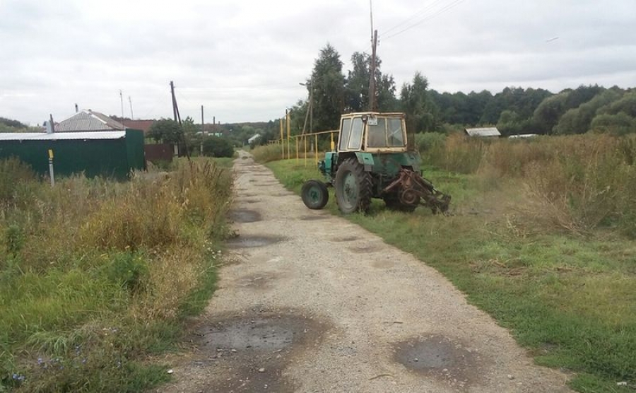 В Вязовском МО наводят порядок и косят сорняки 