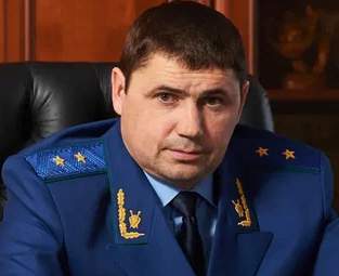 Железнодорожник осужден за строительство дома за счет компании