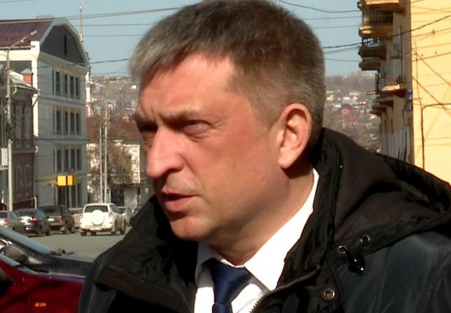 Реновация Славянской площади. Чиновник показал план трассы с четырехполосными улицами и одноуровневым пешеходным переходом