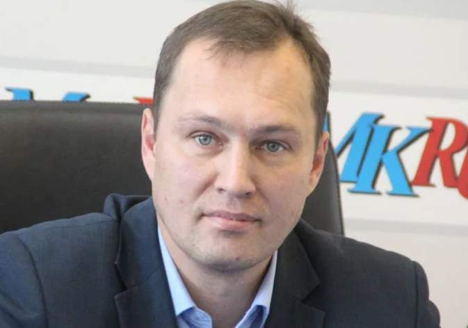 В Саратовской области всё ещё пробивают заметенные снегом дороги к сёлам