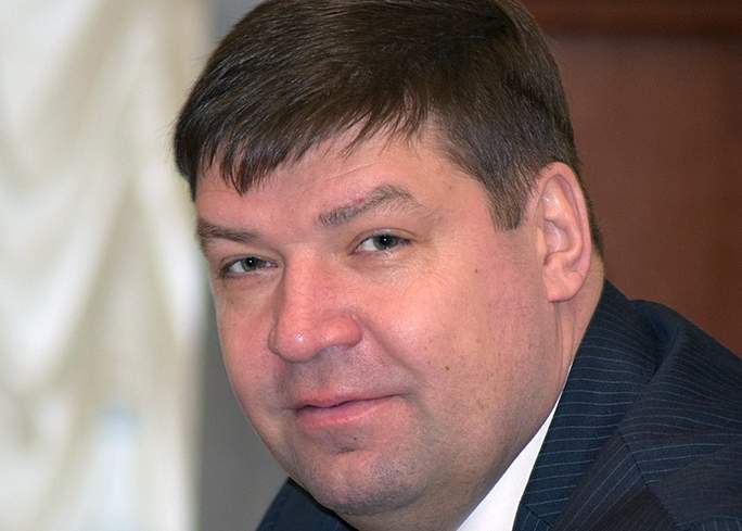 Автомобили пробивают шины на трамвайных путях
