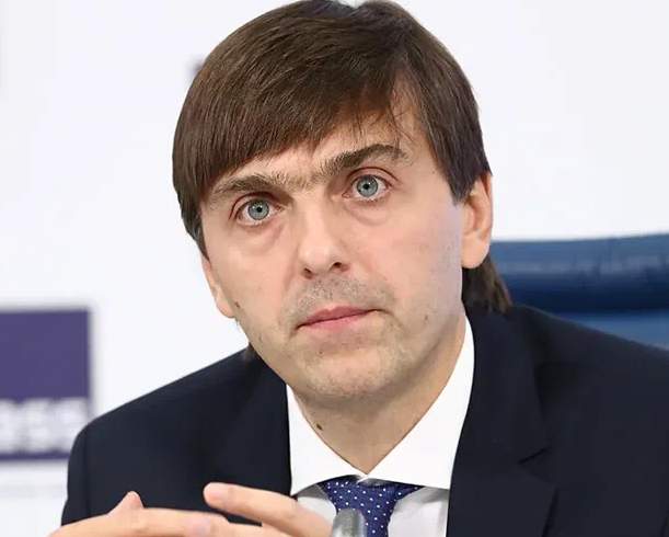 Введении школьной формы поддерживают 60% жителей города