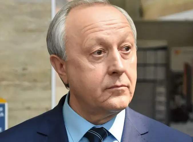 Радаев вылетел из топ-20 рейтинга губернаторов из-за заявления о коллективном иммунитете